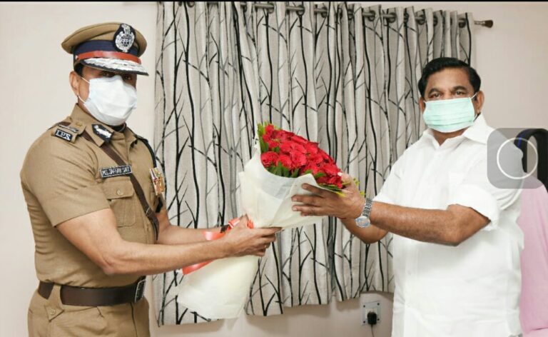 பணி ஓய்வு முதல்வரை சந்தித்து வாழ்த்து பெற்றார்.