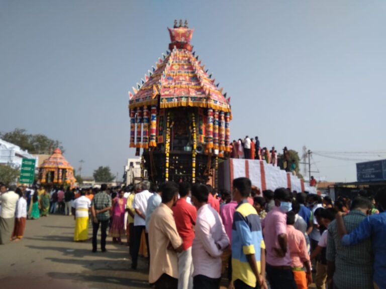 தமிழகம் முழுவதும் தேரோட்டம் கொண்டாட்டம்