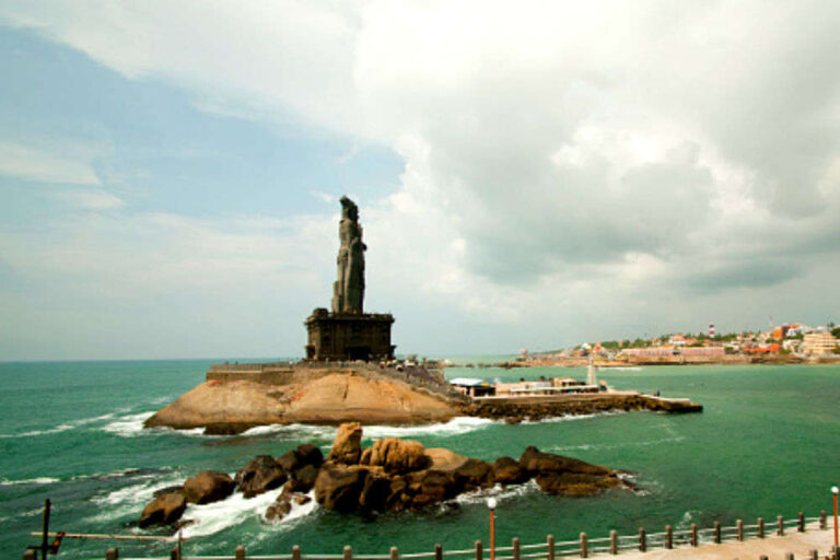 கன்னியாகுமரியில் படகுப் போக்குவரத்து தடை