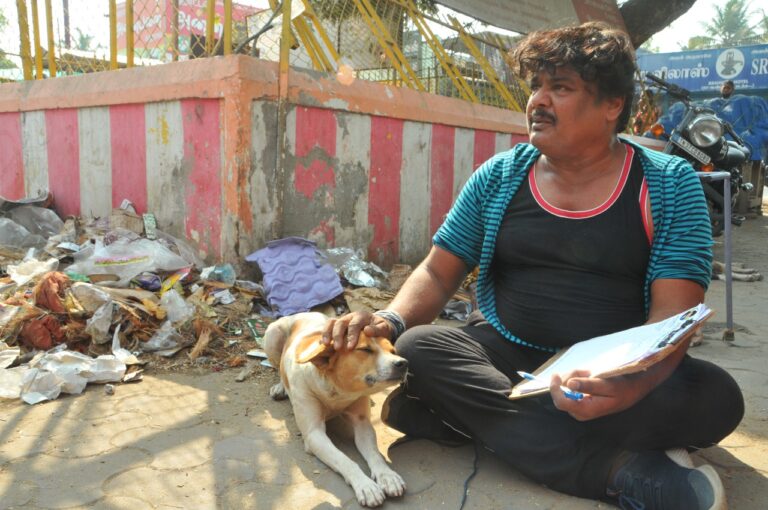 கோவை பேரூரில் நடிகர் மன்சூர் அலிகான் வாக்கு சேகரிப்பு