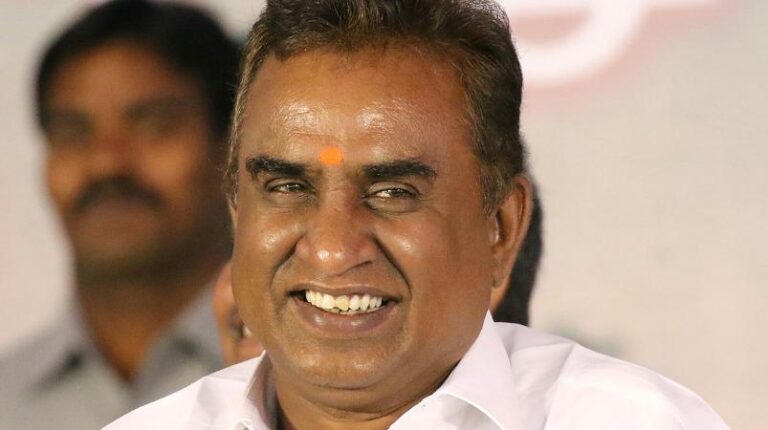 முன்னாள் அமைச்சர் எஸ்.பி வேலுமணி வீட்டில் சோதனை.