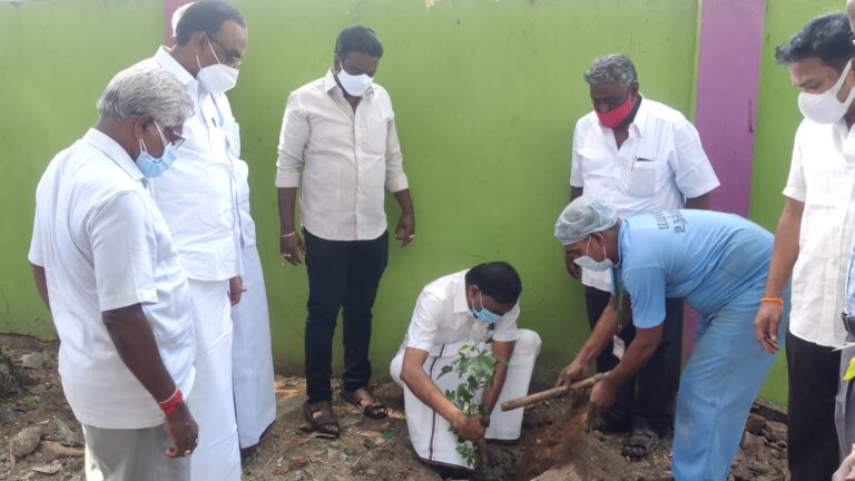மரக்கன்று நடும் விழா!!