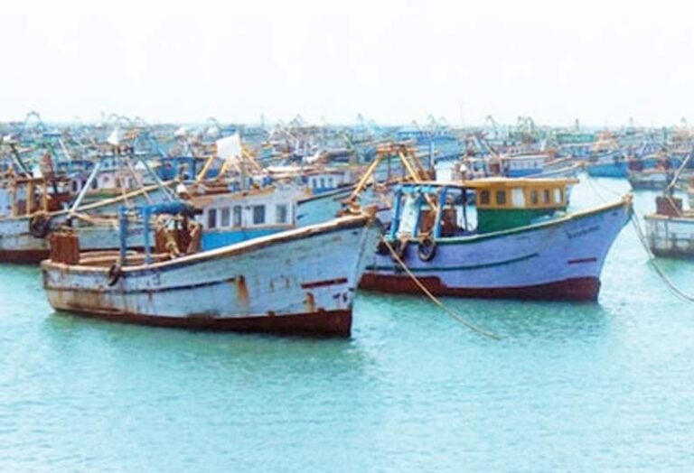 நாகை: மீனவர்கள் வேலை நிறுத்தம்