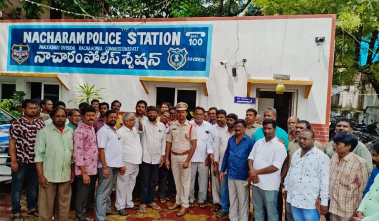 దినదినం పెరుగుతున్న ట్రాఫిక్ వల్ల ఎక్కడో ఒకచోట యాక్సిడెంట్లు జరుగుతూనే ఉన్నాయి