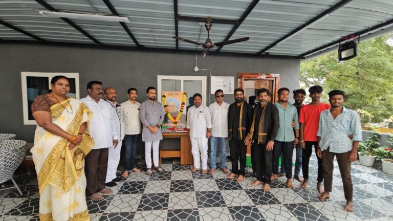 మాజీ ప్రధాని మన్మోహన్ సింగ్ గారి మృతి పట్ల కూకట్ పల్లి నియోజకవర్గ కాంగ్రెస్ పార్టీ మాజీ అధ్యక్షులు శ్రీ శేరి సతీష్ రెడ్డి గారు దిగ్భ్రాంతి వ్యక్తం చేశారు*..