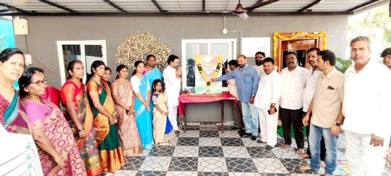 లాల్ బహుదూర్ శాస్త్రి కి ఘనంగా నివాళులర్పించిన శేరి సతీష్ రెడ్డి కూకట్పల్లి నియోజకవర్గం కాంగ్రెస్ పార్టీ మాజీ అధ్యక్షులు