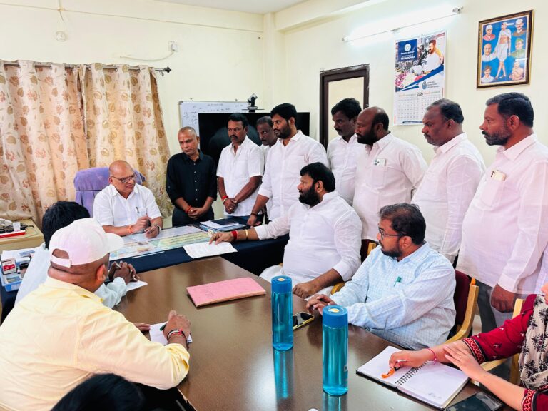 ప్రజావాణిలో నీటి సమస్యలపై HMWSSB అధికారులను నిలదీసిన మాజీ ఎమ్మెల్యే కూన శ్రీశైలం గౌడ్