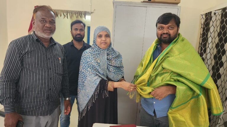 HMWS&SB నూతన జనరల్ మేనేజర్ హరిశంకర్ గారిని కలిసిన కార్పొరేటర్ సబీహా గౌసుధీన్ గారు.