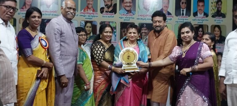 విశ్వజనని ఫౌండేషన్ వారి ప్రతిభా పురస్కారం అంధుకున్న శ్రీమతి ఆశా గారికి