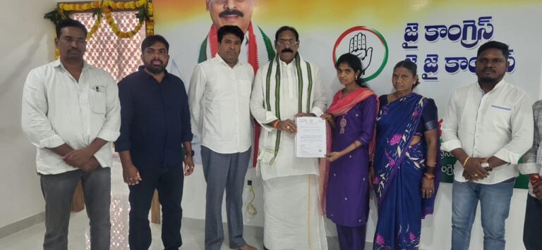 ముఖ్యమంత్రి సహాయ నిధి(LOC) అందజేత…