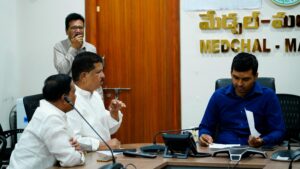 పత్రికా విలేకరులకు 2BHK  కేటాయించాలని కలెక్టర్ని  కోరీన ఎం.ఎల్.ఎ.మాధవరం కృష్ణ రావు.